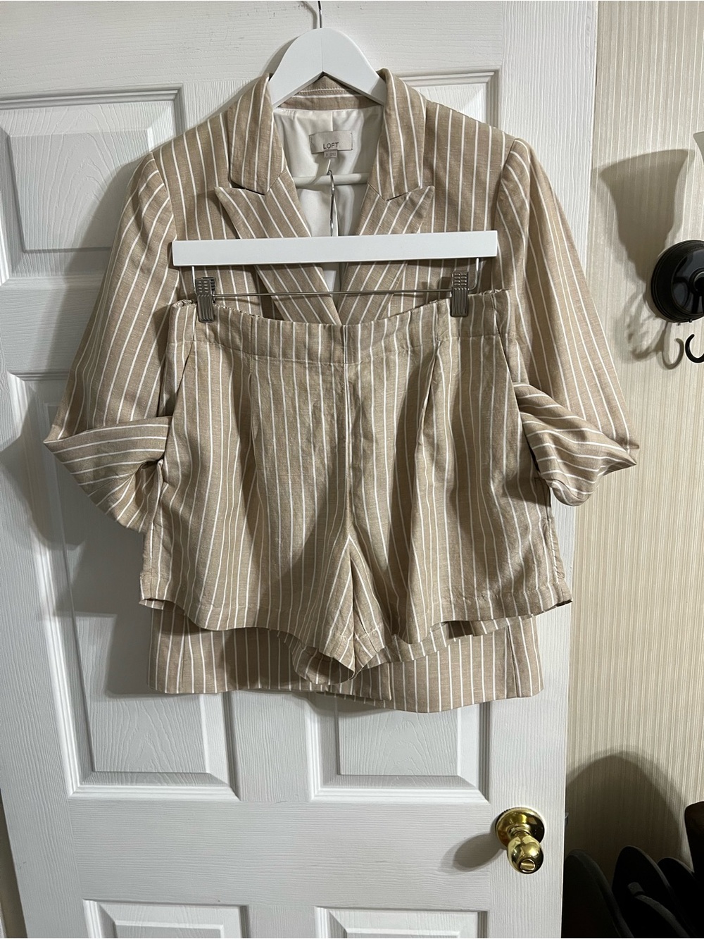 LOFT Linen blend Blazer size 8 and shorts size medium set EUC